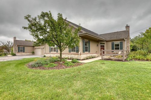 W155N7081 Amberleigh Circle, Menomonee Falls, WI, 53051 | Card Image
