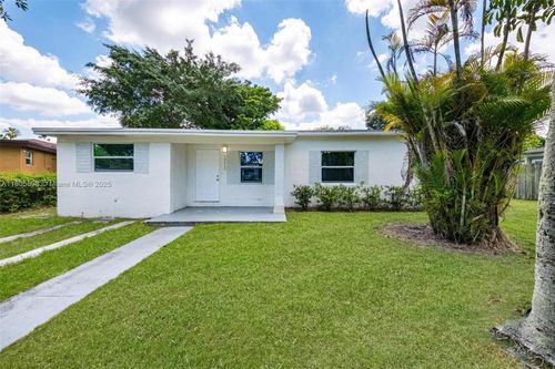 14015 Madison St, Miami, FL, 33176-6323 | Card Image