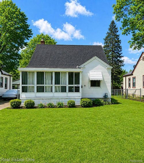 17405 Brady, Redford, MI, 48240-2124 | Card Image