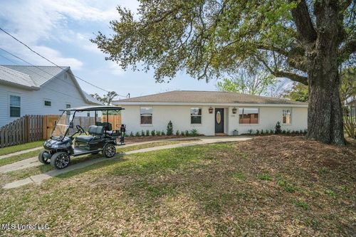 126 Bookter St, Bay Saint Louis, MS, 39520-4306 | Card Image