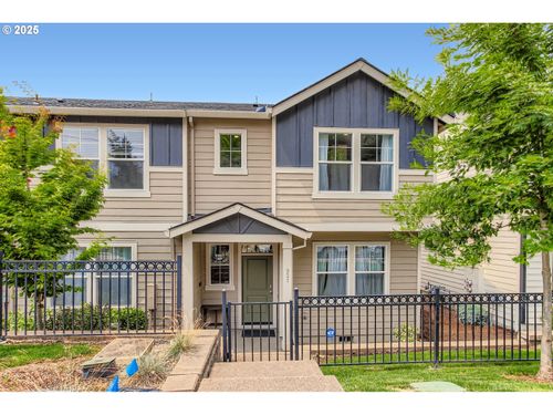 921 N 19th Ave, Cornelius, OR, 97113-9232 | Card Image