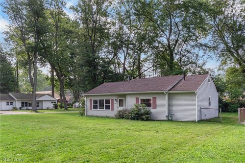 6240 Montrose Dr, Madison, OH, 44057-2139 | Card Image