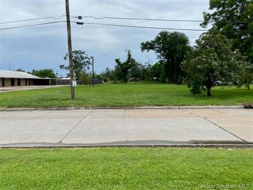 112 E Darbonne St, Sulphur, LA, 70663-4958 | Card Image