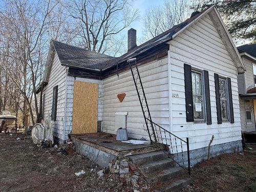 1039 E William St, Decatur, IL, 62521-1956 | Card Image