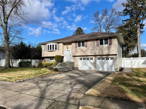 37 Barry Ln S, Old Bethpage, NY, 11804-1705 | Card Image