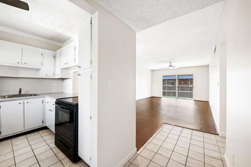 324-3-2980 Riverside Dr, Coral Springs, FL, 33065-1008 | Card Image