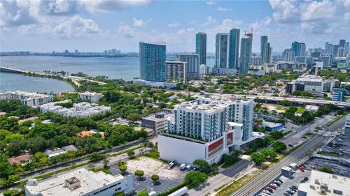 s-902-3900 Biscayne Blvd, Miami, FL, 33137-3781 | Card Image