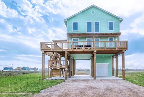 226 Bay Ave, Surfside Beach, TX, 77541-8291 | Card Image