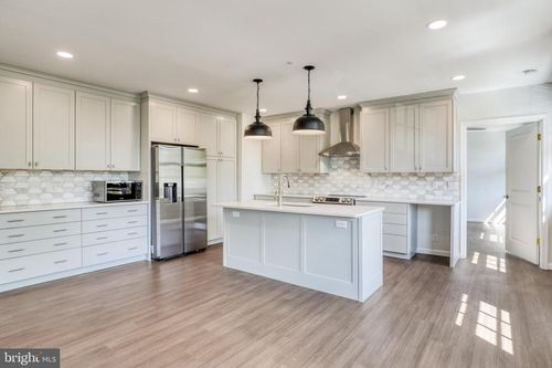 202-210 E Boscawen St, WINCHESTER, VA, 22601-4783 | Card Image