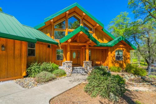 15920 El Camino Robles Rd, Redding, CA, 96001-4396 | Card Image