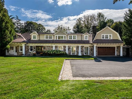 1054 Plandome Rd, Manhasset, NY, 11030-1033 | Card Image