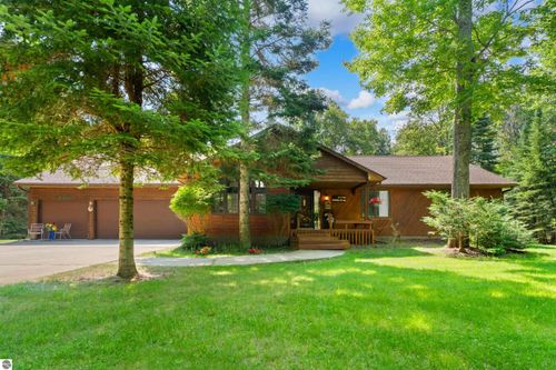 7398 Huntington Dr, Oscoda, MI, 48750-8750 | Card Image