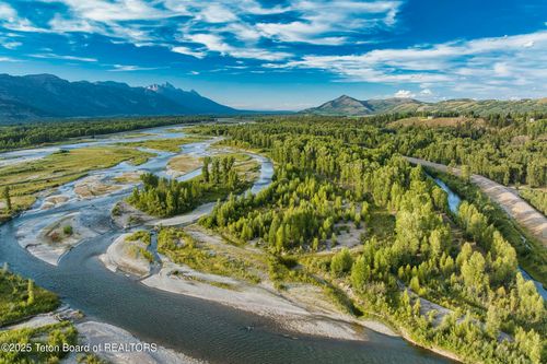 55 S Ely Springs Rd, Jackson, WY, 83001-8735 | Card Image