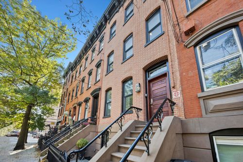906 Garden St, Hoboken, NJ, 07030-7765 | Card Image