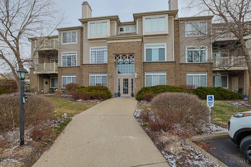 4221 Endeavor Dr, Colerain Twp, OH, 45252-2312 | Card Image