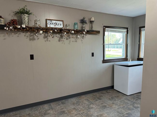 110 N Pearl St, House other with 3 bedrooms, 1 bathrooms and null parking in Menno SD | Image 12