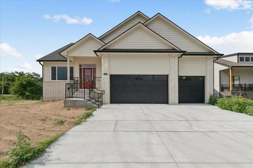 3102 E Sunflower Dr, Derby, KS, 67037-8684 | Card Image