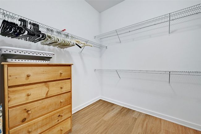 Large Walk-in closet | Image 19