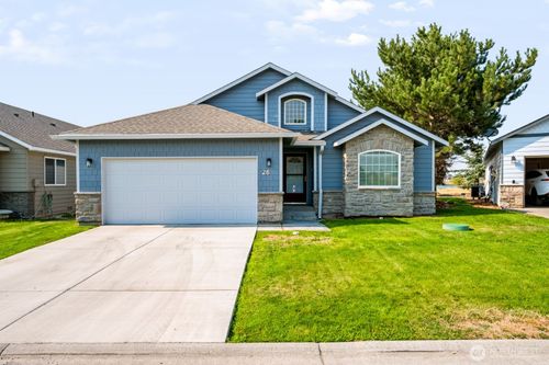 26-1300 W Marina Dr, Moses Lake, WA, 98837-3923 | Card Image