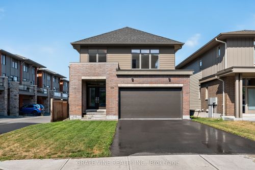 525 Pimiwidon St, Ottawa, ON, K1K5A1 | Card Image