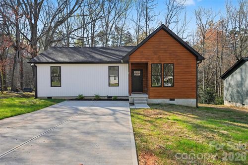 425 W Ballard St, Cherryville, NC, 28021-3106 | Card Image