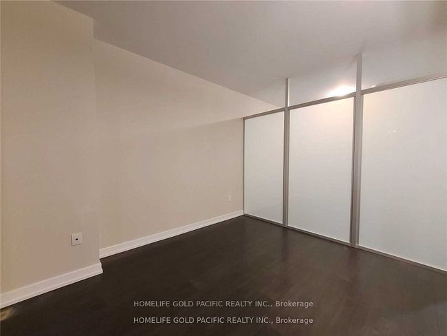 1001 - 426 University Ave, Condo with 2 bedrooms, 1 bathrooms and null parking in Toronto ON | Image 7