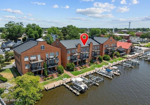 unit-301-423 W Main St, Washington, NC, 27889-4893 | Card Image