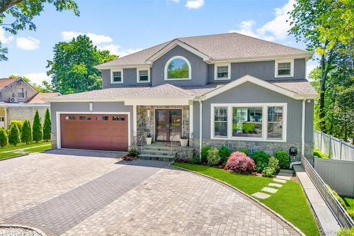 17 Clover Pl, New Rochelle, NY, 10805-2102 | Card Image