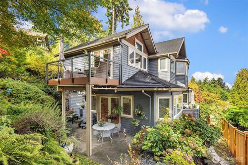 4411 Ne 90th St, Seattle, WA, 98115-3838 | Card Image