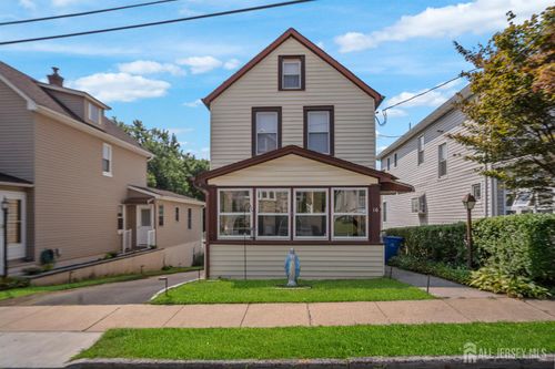 10 Roosevelt St, South River, NJ, 08882-1558 | Card Image