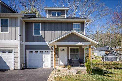 301 Jenna Clare Ln, Asheville, NC, 28803-0513 | Card Image