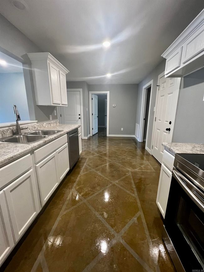 233 Iris, House other with 4 bedrooms, 2 bathrooms and null parking in Benton AR | Image 8