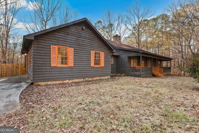 10500 Rivertown Road, House other with 4 bedrooms, 3 bathrooms and 6 parking in Fairburn GA | Image 2