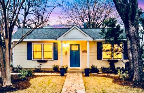 1906 Collier St, Austin, TX, 78704-2824 | Card Image