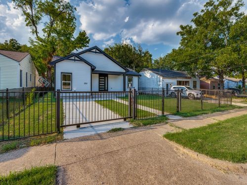 2323 Volga Ave, Dallas, TX, 75216-5762 | Card Image