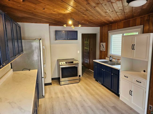 3990 Martin Rd, House other with 3 bedrooms, 1 bathrooms and null parking in Duluth MN | Image 4