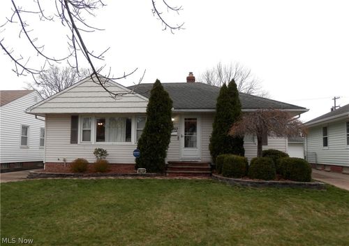 30153 Truman Ave, Wickliffe, OH, 44092-1725 | Card Image