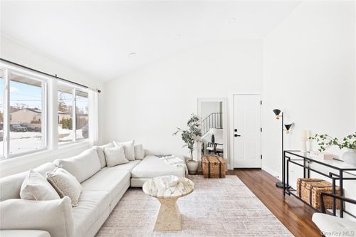 3106 Devon Ave, Medford, NY, 11763-1747 | Card Image