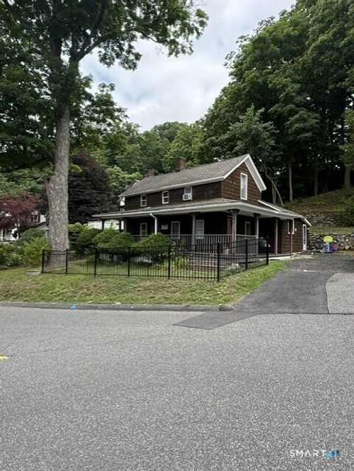 121 Grove Street, New Milford, CT, 06776 | Card Image