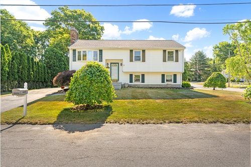 13 Oakdale St, Attleboro, MA, 02703 | Card Image