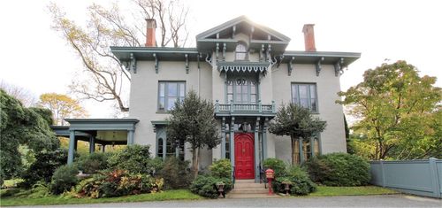 443 Bellevue Ave, Newport, RI, 02840-4126 | Card Image