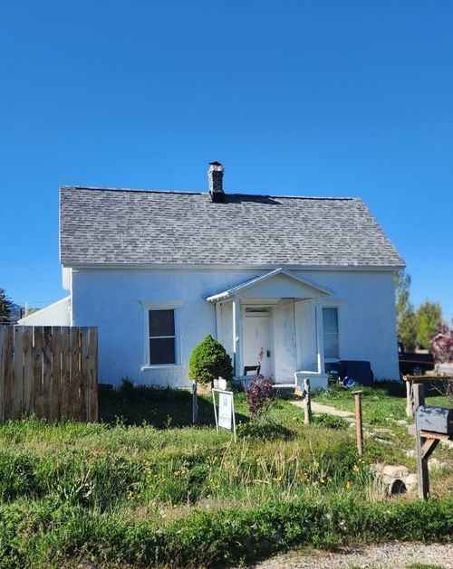 295 W 100 S, Manti, UT, 84642-1302 | Card Image