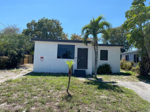 1257 W 35th St, Riviera Beach, FL, 33404-2917 | Card Image