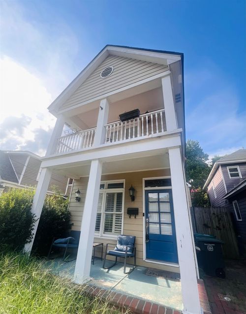 2052 Carr Ave, Memphis, TN, 38104-5341 | Card Image