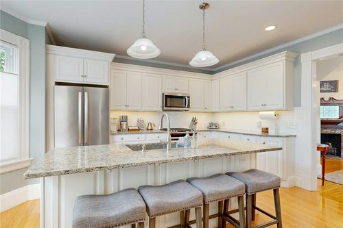 70 Humboldt Ave, Providence, RI, 02906-4533 | Card Image