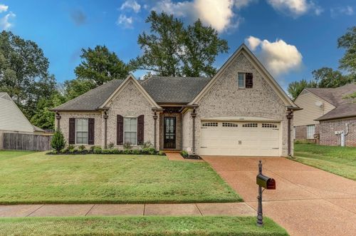 10464 Redmond Cir N, Cordova, TN, 38016-5442 | Card Image