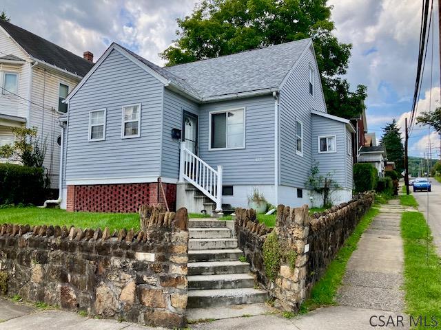 Dorothy Ave, Johnstown, PA 15906