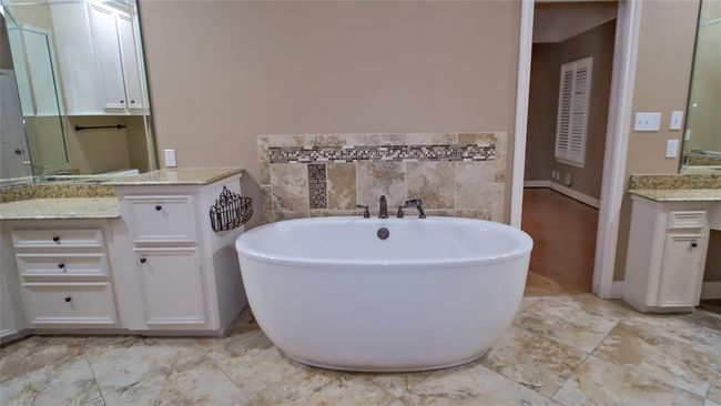 Freestanding bathtub | Image 12