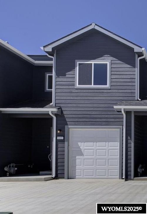 608 Badger Ln, Mills, WY, 82644 | Card Image