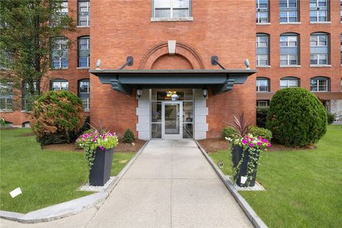 unit-209-1 Tupperware Dr, North Smithfield, RI, 02896-6873 | Card Image